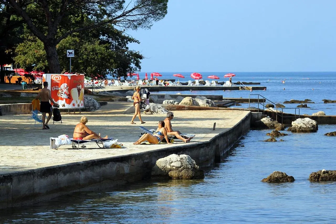 Apartments With A Swimming Pool Umag - 3358 Хорватия