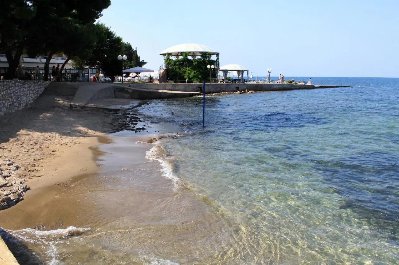 Apartments With A Swimming Pool Umag - 3358