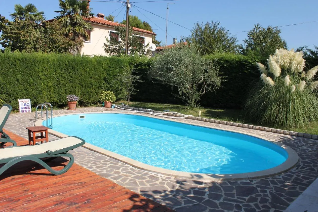Apartments With A Swimming Pool Umag - 3358 0*,