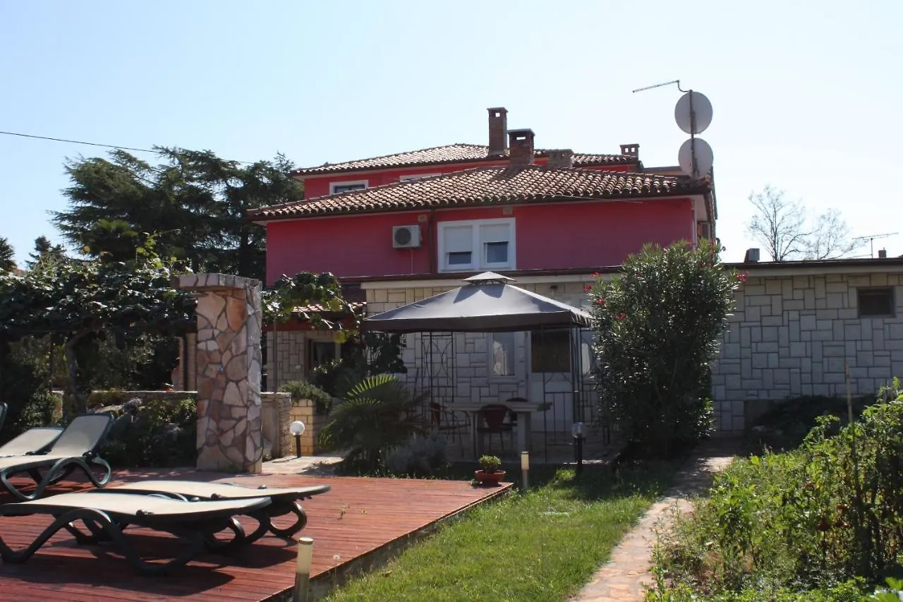 Apartments With A Swimming Pool Umag - 3358 0*,
