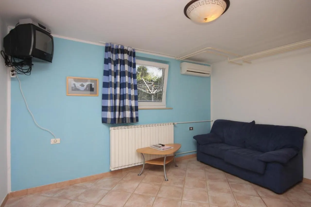 Apartments With A Swimming Pool Umag - 3358 Croatia