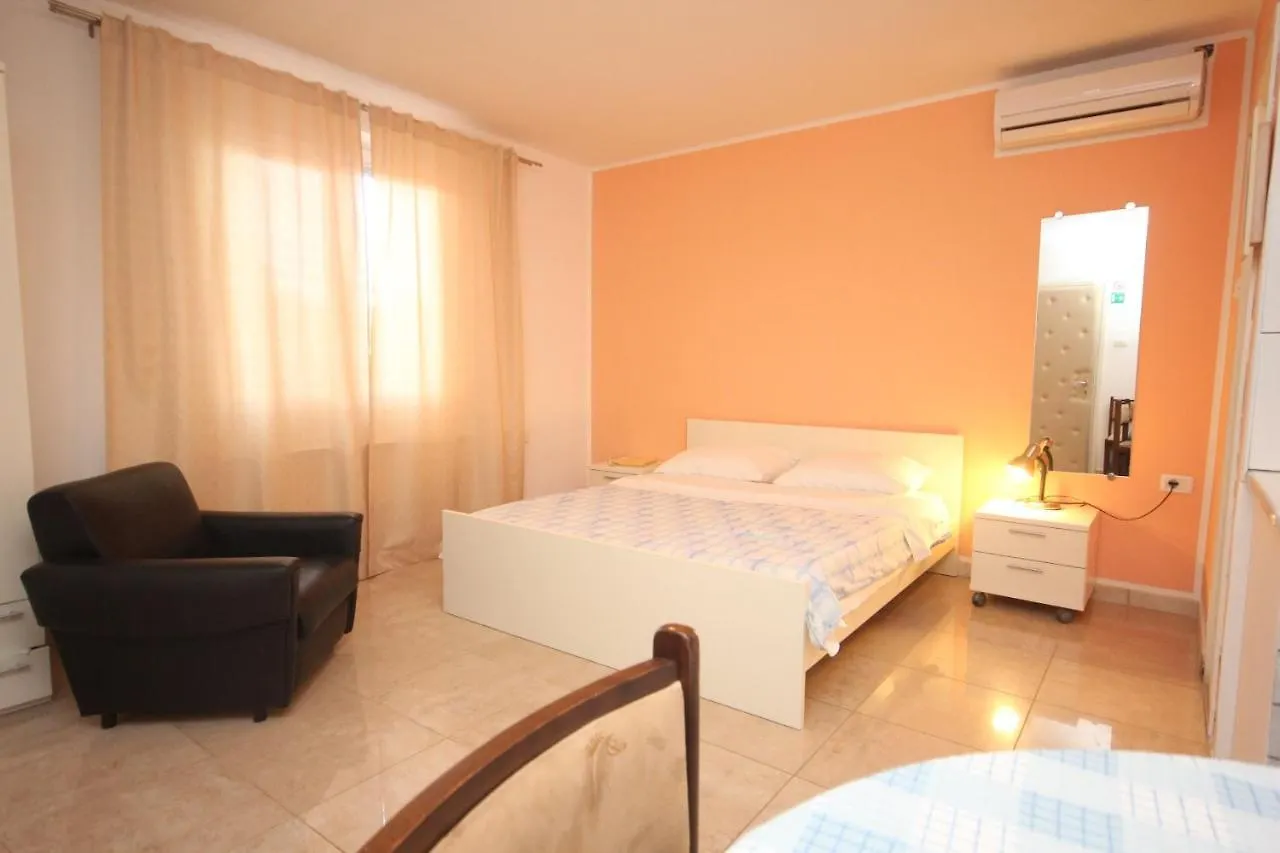 Apartments With A Swimming Pool Umag - 3358 Хорватия