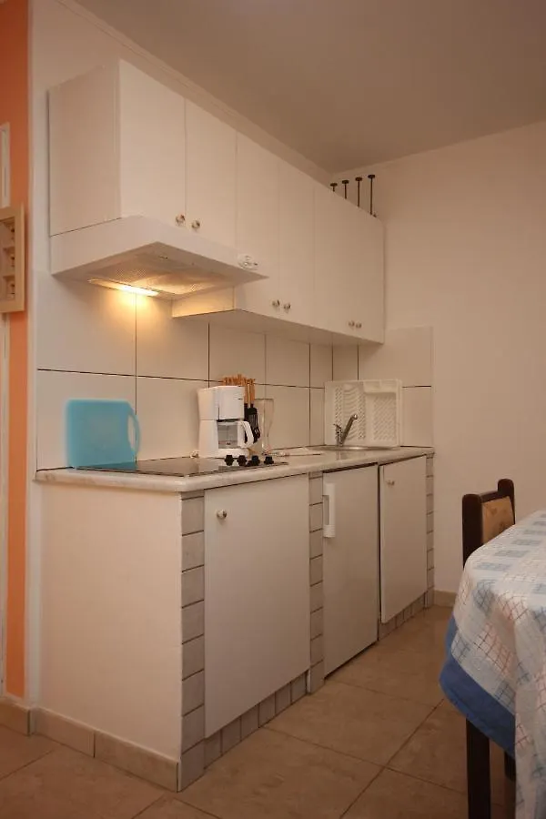Apartments With A Swimming Pool Umag - 3358
