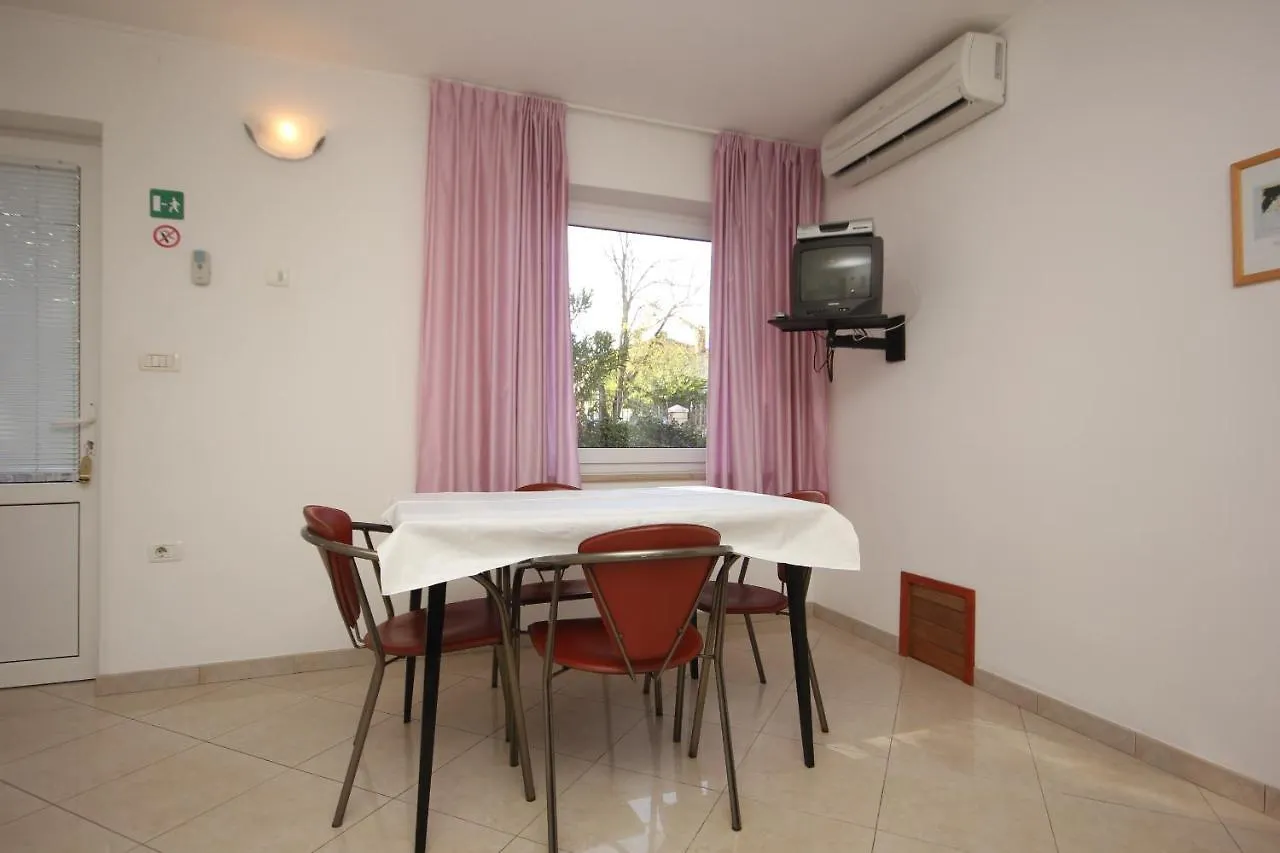 Apartments With A Swimming Pool Umag - 3358 Хорватия