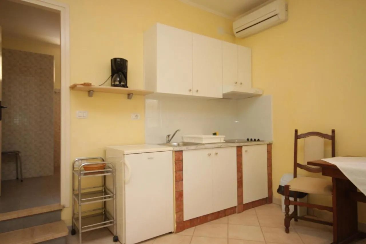 Apartments With A Swimming Pool Umag - 3358