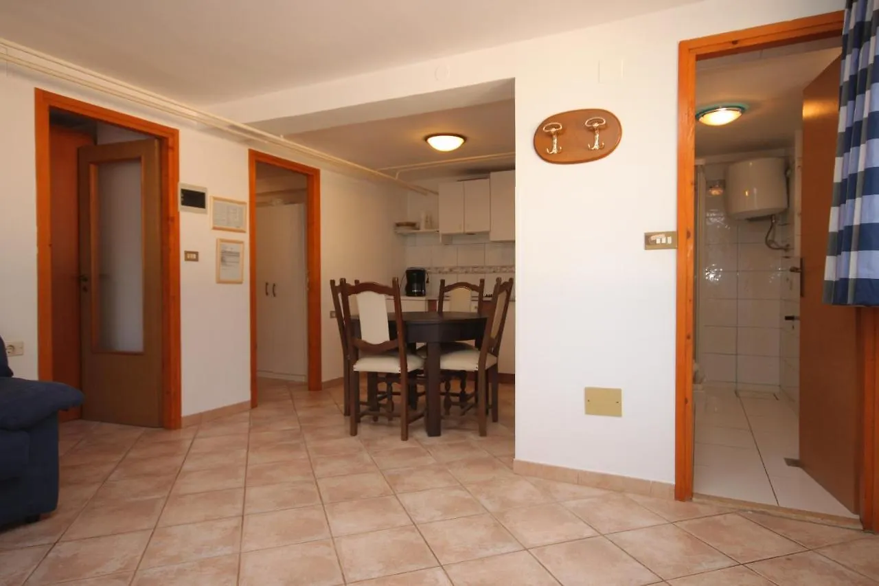 Apartments With A Swimming Pool Umag - 3358