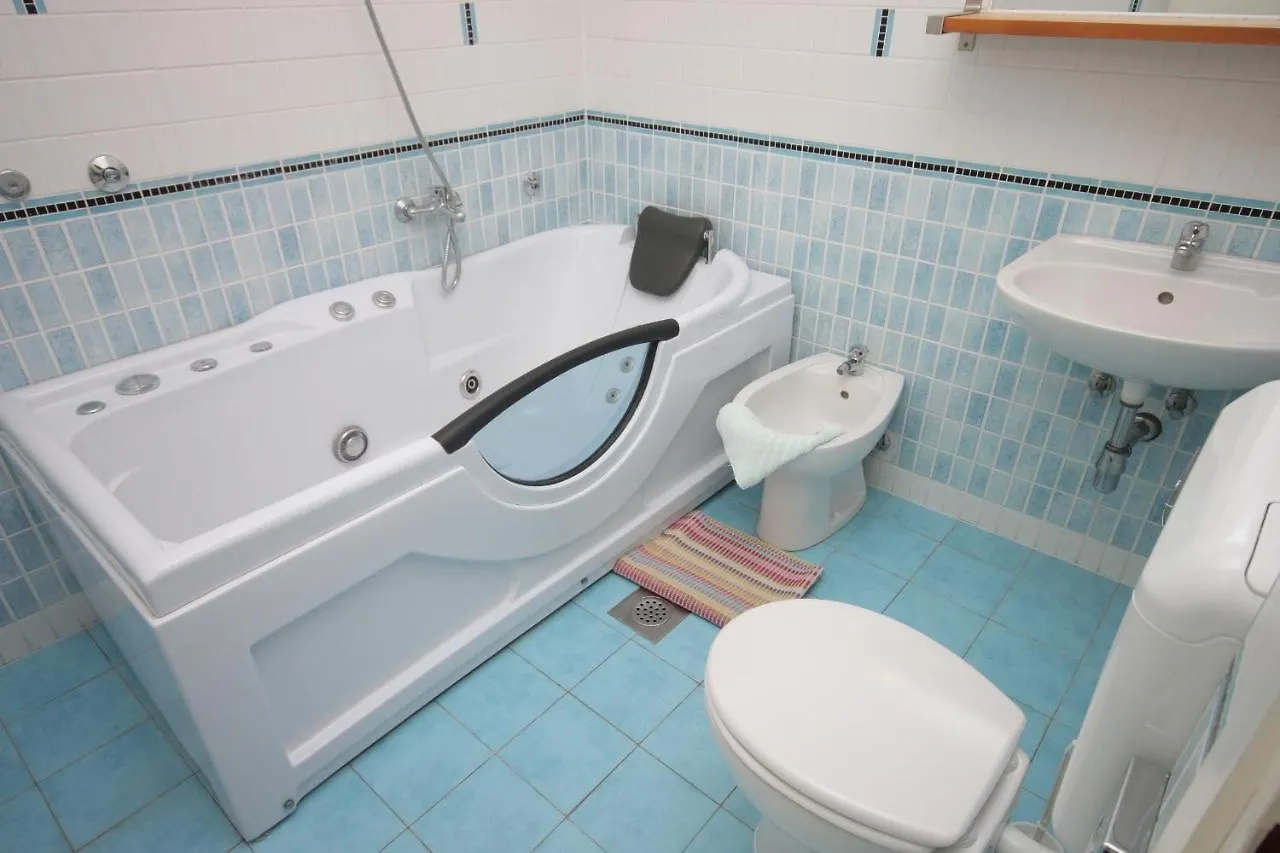 Apartments With A Swimming Pool Umag - 3358
