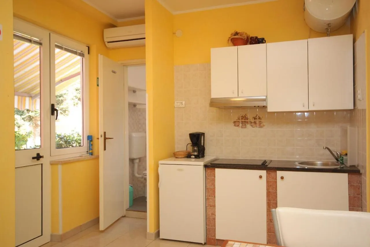 Apartments With A Swimming Pool Umag - 3358