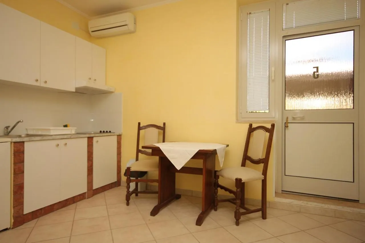Apartments With A Swimming Pool Umag - 3358