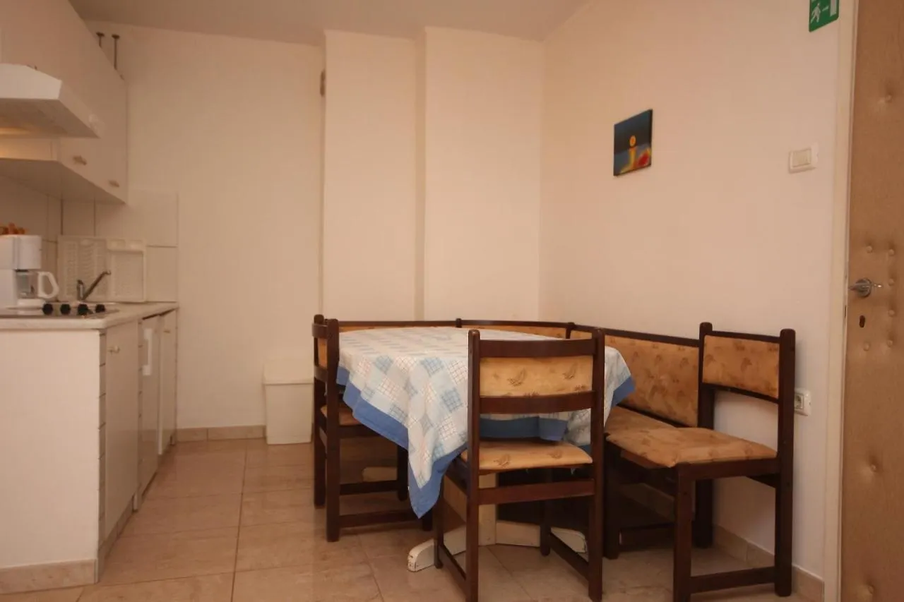 Apartments With A Swimming Pool Umag - 3358