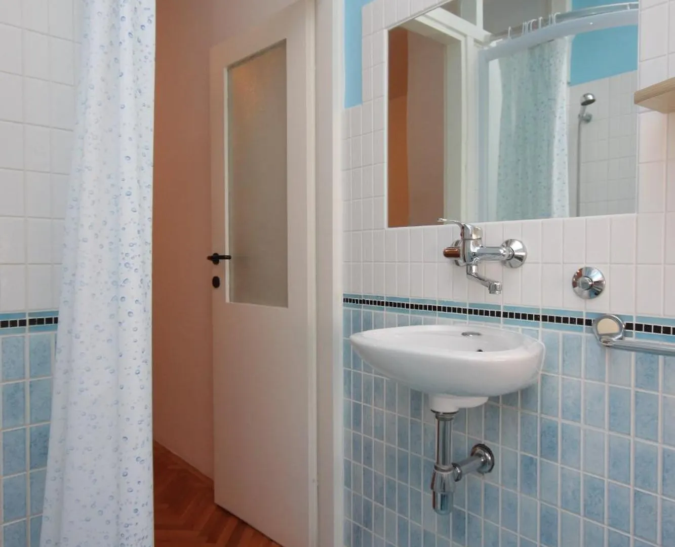 Apartments With A Swimming Pool Umag - 3358